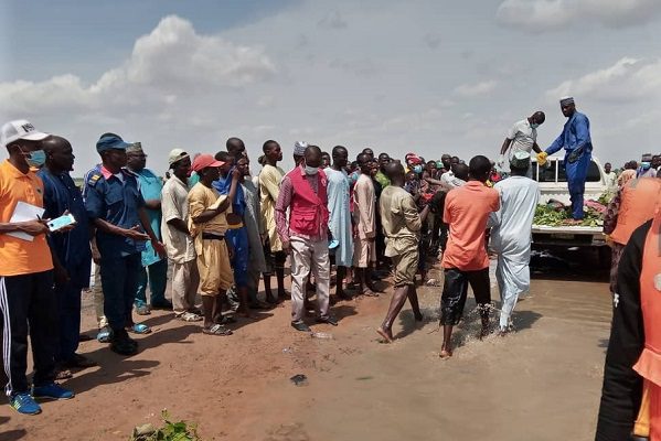 Secuestran a al menos 200 estudiantes en ataque armado en Nigeria