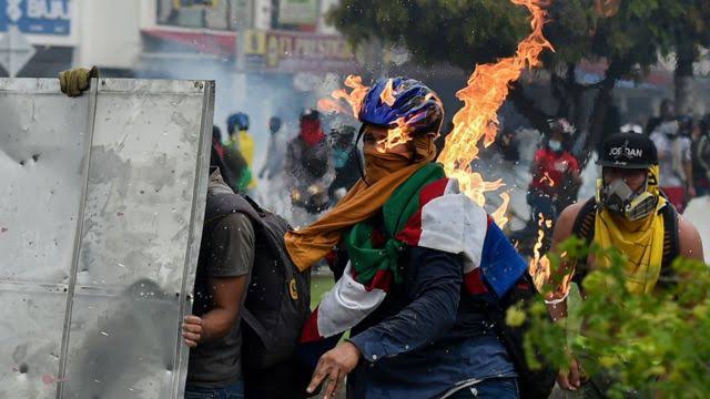 Matan a joven y un bebé en medio de las protestas sociales en Colombia