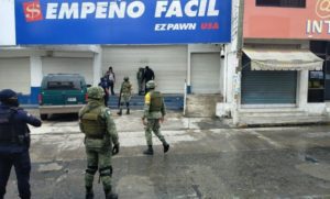 Con falsa bomba, asaltan casa de empeño en Veracruz