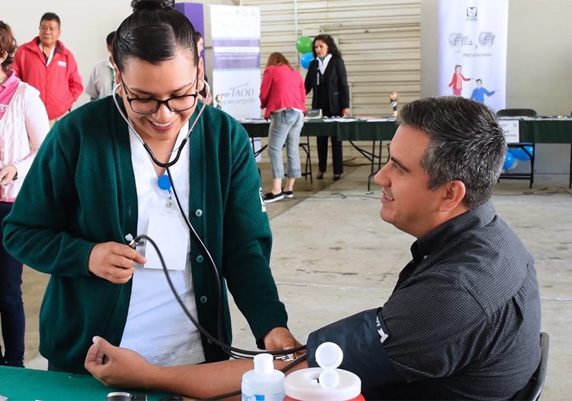 IMSS realiza jornada de detección de hepatitis C e hipertensión