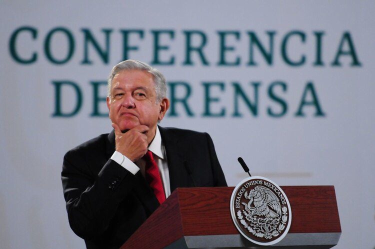 AMLO recomienda a sus adversarios usar Vitacilina