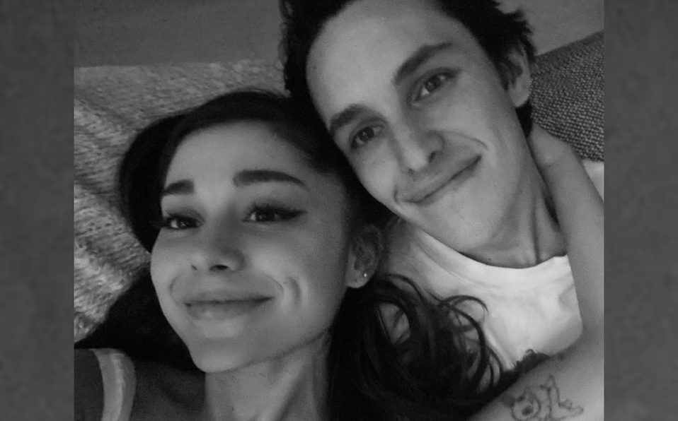 Ariana Grande se casa con Dalton Gomez