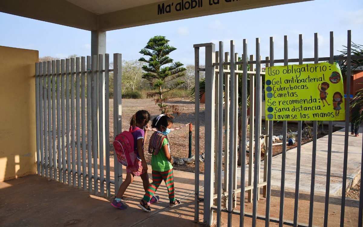 Las clases presenciales no influyeron para volver a semáforo amarillo en Campeche: Salud