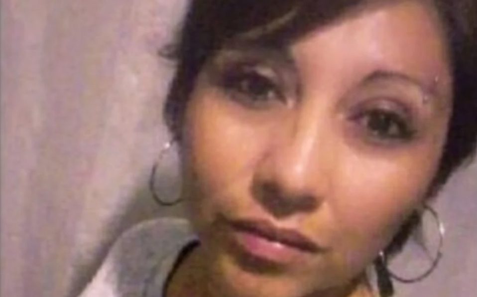 Feminicidio en Argentina: hombre mata a golpes a mujer en un baño