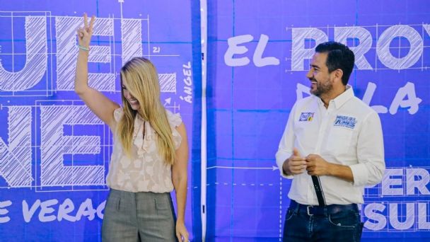 Pide Miguel Ángel Yunes voto para su esposa en Veracruz