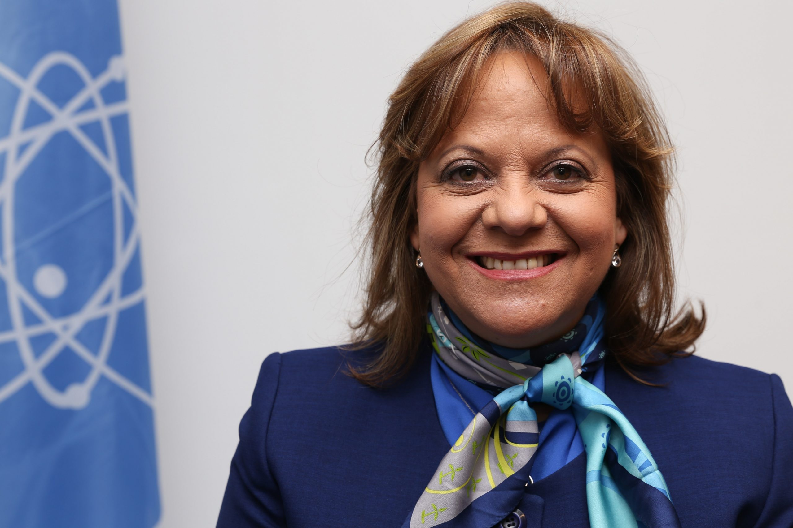 Diplomática mexicana a cargo de la logística de vacunas, recibe vacuna Sputnik V