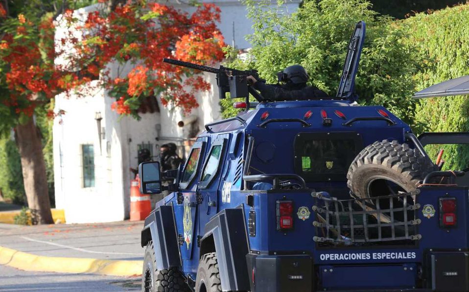 Casa de gobierno de Tamaulipas es resguardada por policías y vehículos blindados