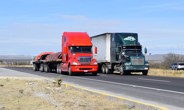 Amplían vigencia de licencias federales a medios de transporte