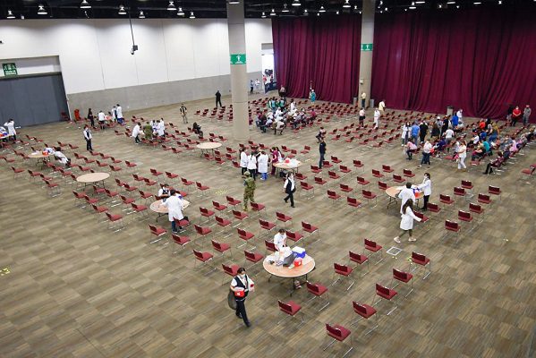CDMX habilita nueva sede de vacunación tras colapso en Pepsi Center