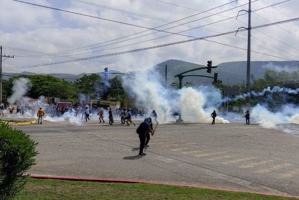 19 normalistas de Mactumatzá detenidos seguirán su proceso en libertad