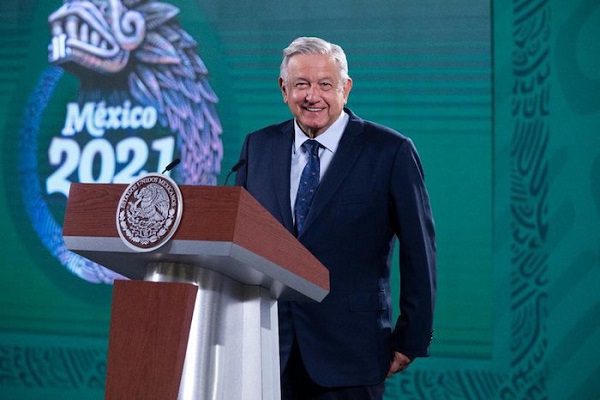 "Yo soy cristiano", revela AMLO tras ser cuestionado por años