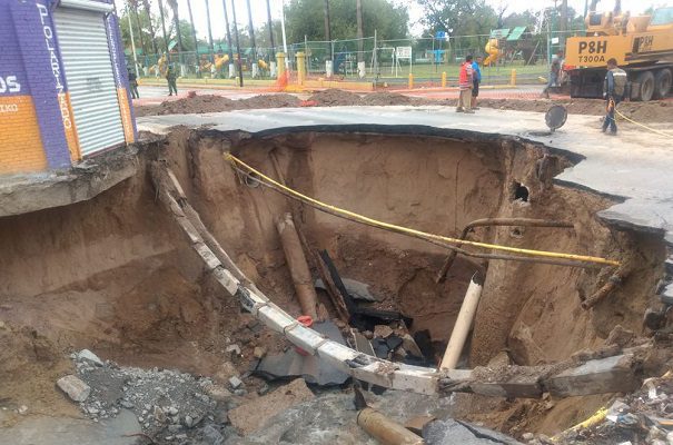 Registran otro gran socavón; ahora en Nuevo Laredo