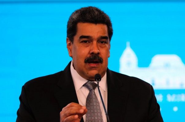 "Son unos miserables", dice Maduro tras negativa de EU a donar vacunas