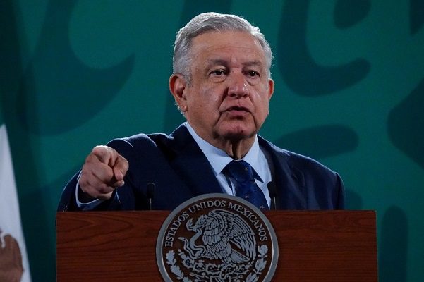 AMLO anuncia que visitará Aguililla luego de las elecciones