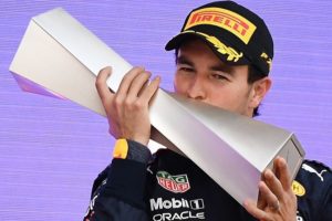 “Fue de locos”, celebra Checo Pérez tras triunfo en el GP de Azerbaiyán