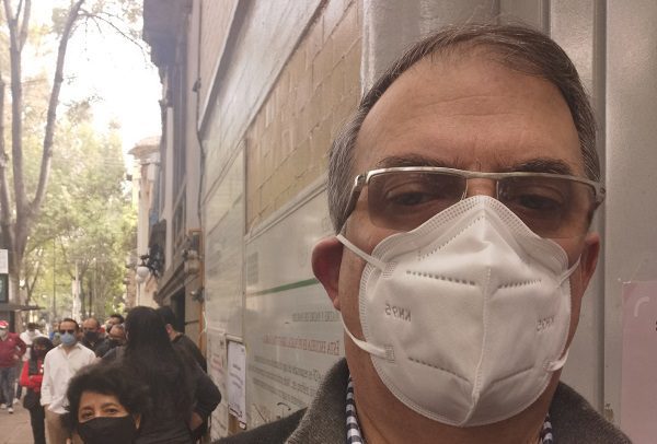 Vota el secretario de Relaciones Exteriores, Marcelo Ebrard