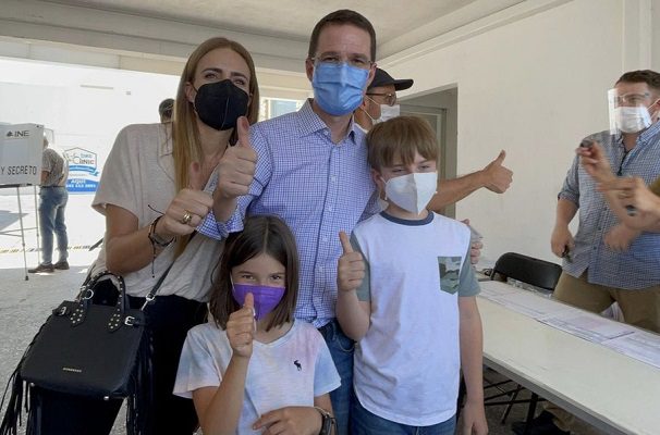 "Las horas mejor invertidas del año", asegura Ricardo Anaya tras votar