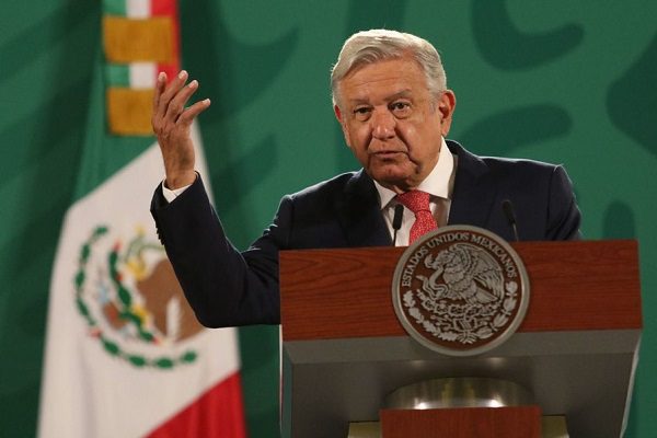 AMLO celebra mayoría simple de Morena en Cámara de Diputados