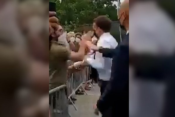 Abofetean al presidente de Francia, Emmanuel Macron #VIDEO