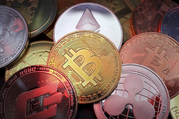 Bukele promete residencia permanente a "cripto emprendedores"