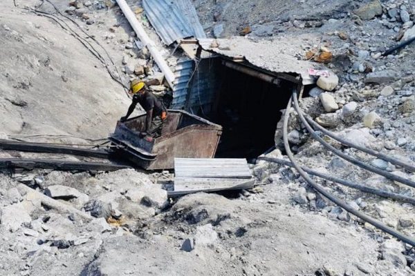 Rescatan cuerpo de quinto minero atrapado en mina de Múzquiz