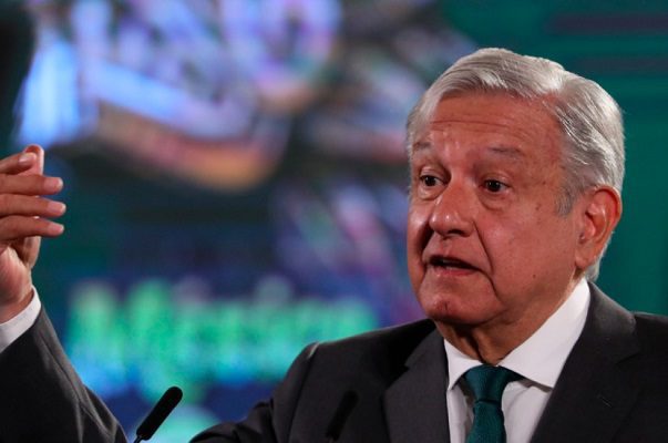 AMLO acusa "guerra sucia" "fascistoide" por parte de sus adversarios