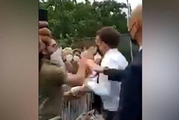Dan cuatro meses de cárcel el hombre que abofeteó a Emmanuel Macron