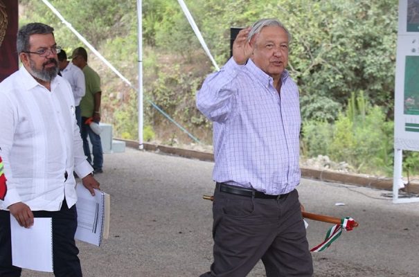 AMLO asegura que México es ejemplo en el mundo de cómo gobernar con el pueblo