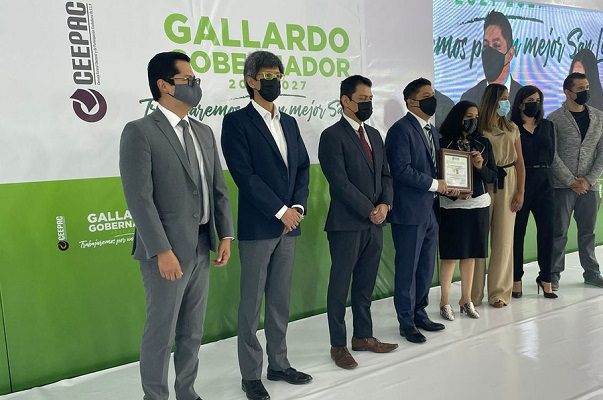 Ricardo Gallardo recibe constancia como gobernador electo de SLP