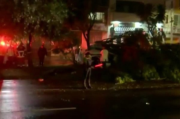 Mueren tres personas tras choque en Viaducto Miguel Alemán