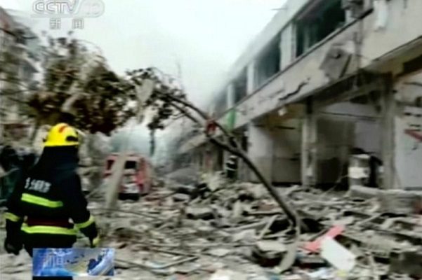 Explosión de tubería de gas en China deja al menos 12 muertos #VIDEOS