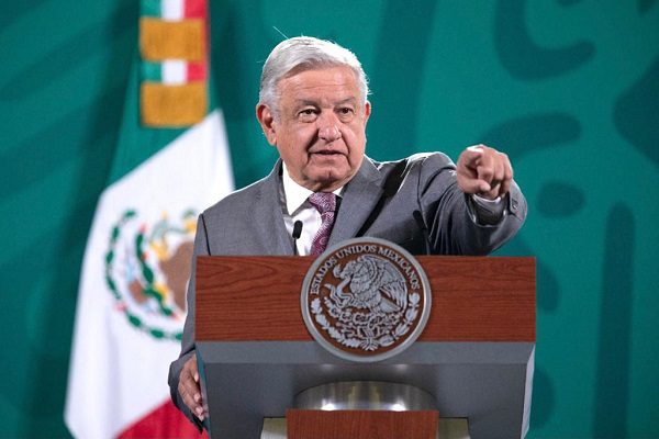 AMLO acepta que hubo filtraciones sobre L12 en reporte del NYT