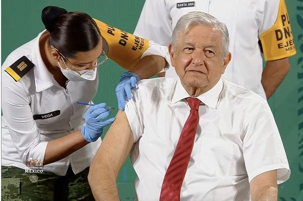 AMLO recibe la segunda dosis de la vacuna de AstraZeneca