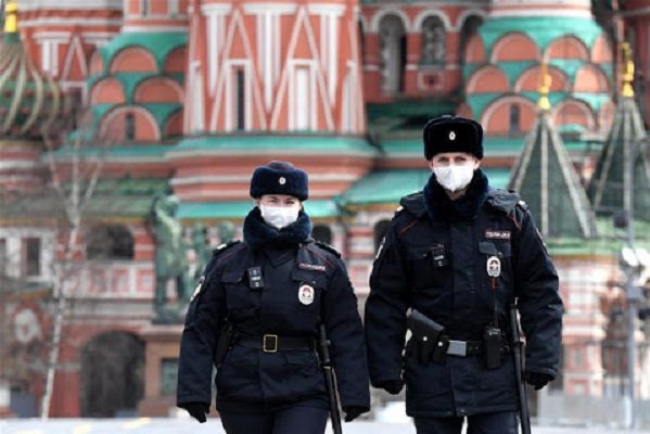 Moscú decreta vacunación obligatoria ante aumento de casos de Covid-19