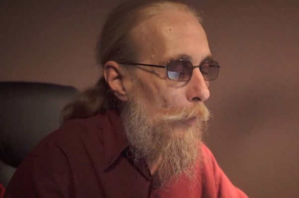 Hacktivista de Anonymous pide intervención de AMLO para ser liberado