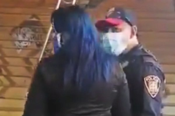Destituyen a policía captado en #VIDEO tocando a mujer en el Metro CDMX