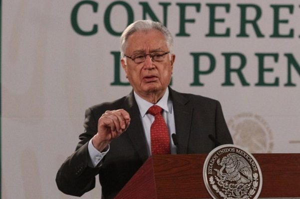 AMLO asegura que hay una campaña de desprestigio contra Bartlett