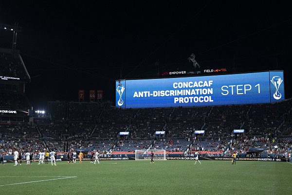 FIFA multa a la Selección Mexicana por grito homofóbico en la Concacaf