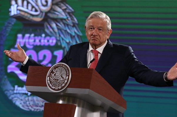Carlos Slim "no juega a las vencidas", asegura AMLO