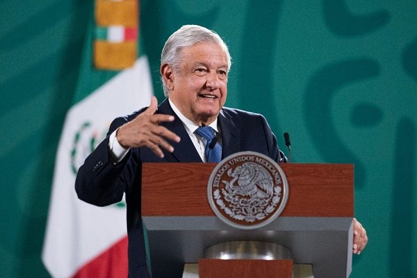 AMLO anuncia "Tianguis del bienestar" de ropa y electrodomésticos