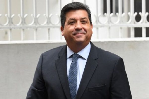 García Cabeza de Vaca paga 100 mil pesos para evitar captura de la FGR