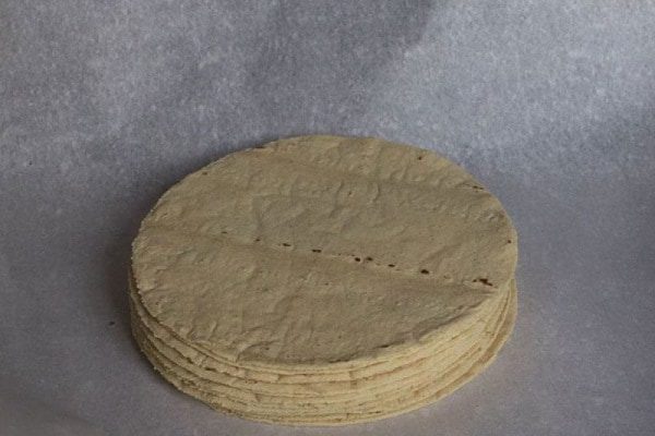 Lanzan tortillas a alumnos latinos en escuela de California #VIDEO