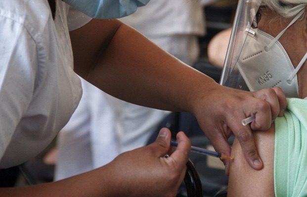 36 personas ya vacunadas murieron por Covid-19 en Hidalgo