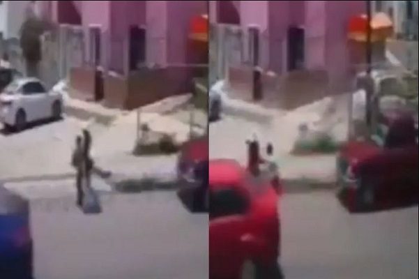 Sujeto arrolla y mata a dos menores en Puebla #VIDEO (IMÁGENES FUERTES)