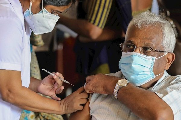 India supera a EE.UU: en vacunación, con 323.6 millones de dosis aplicadas