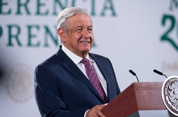 AMLO pide promover la consulta contra expresidentes