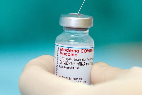 Vacunas de Pfizer y Moderna podrían ofrecer protección de por vida