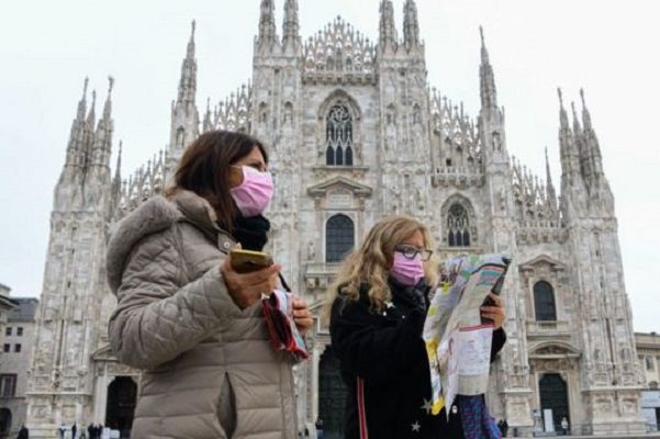 Italia elimina el cubrebocas obligatorio en espacios abiertos