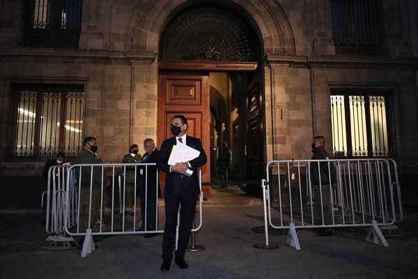Silvano Aureoles llega a Palacio Nacional a demostrar que Morena es un "narcopartido"