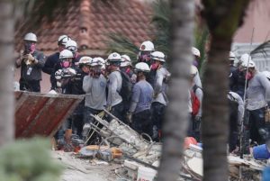 Sube a 16 el número de muertos tras colapso en edificio de Miami